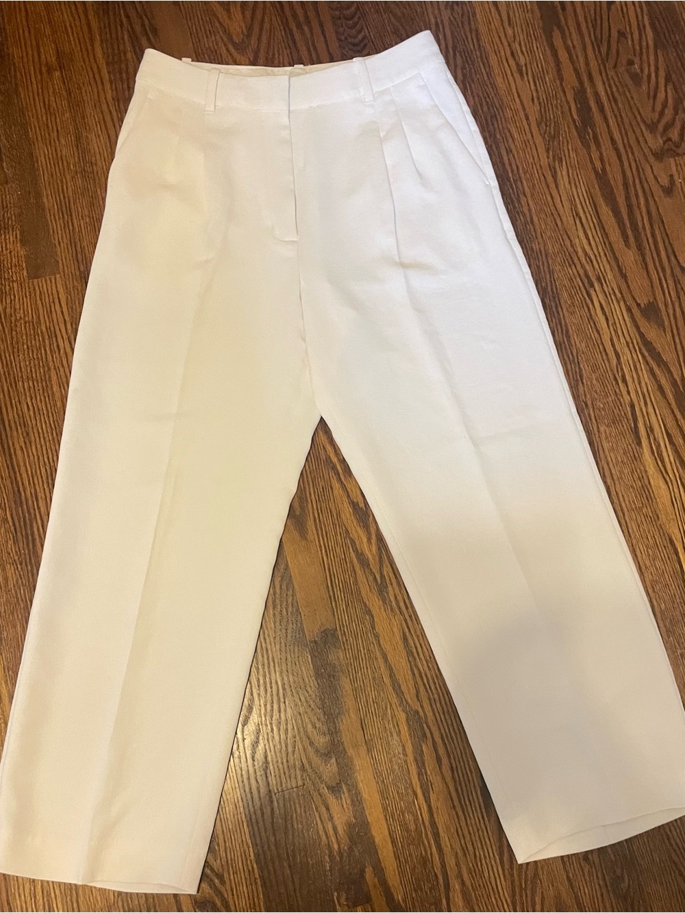 Aritzia Effortless Pant Crepete Birch Short